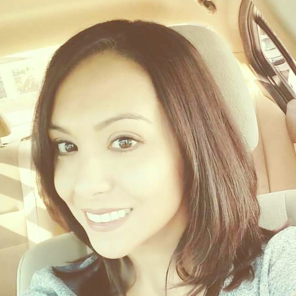 Meet your Posher, Tiffany - Picture 1 of 1